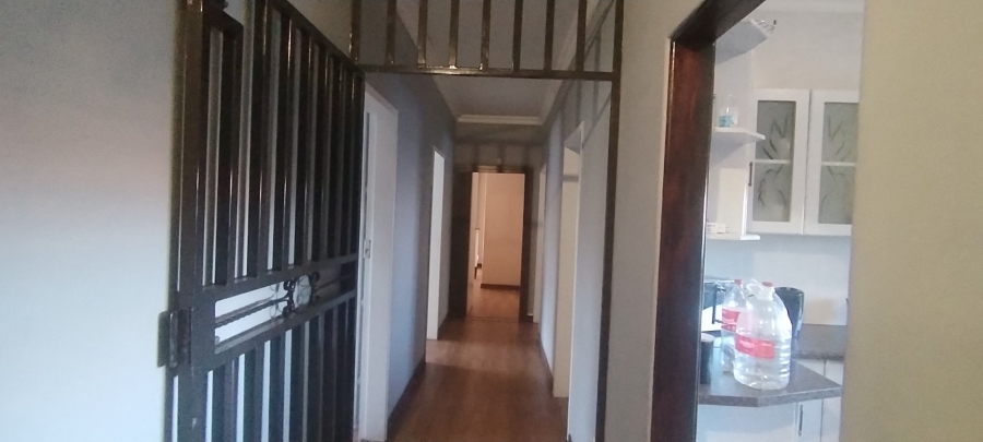 4 Bedroom Property for Sale in Flamingo Park Free State